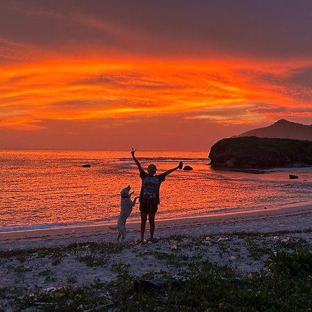 Mama Nings Beach Hotel Sekongkang Eksteriør bilde