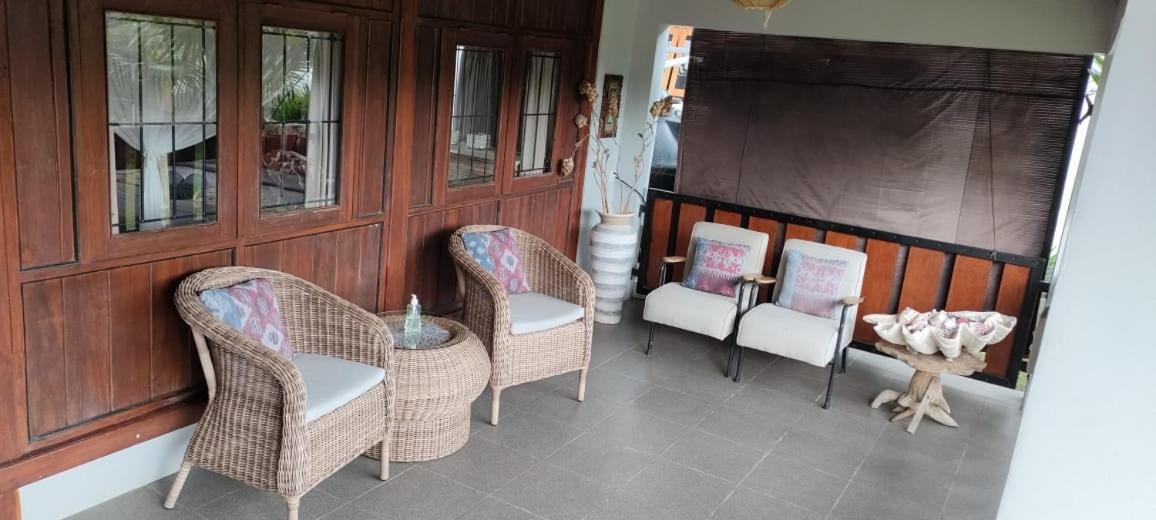 Mama Nings Beach Hotel Sekongkang Eksteriør bilde