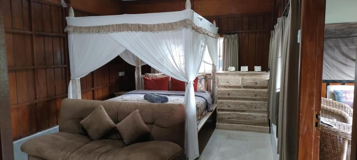 Mama Nings Beach Hotel Sekongkang Eksteriør bilde