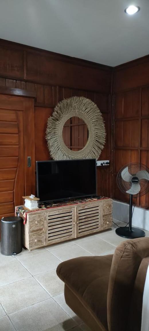 Mama Nings Beach Hotel Sekongkang Eksteriør bilde