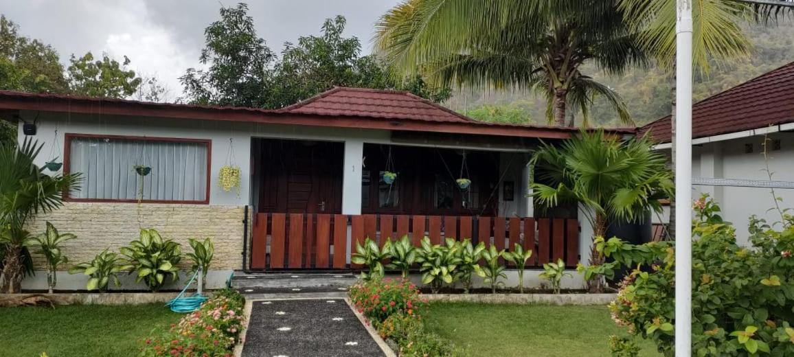 Mama Nings Beach Hotel Sekongkang Eksteriør bilde