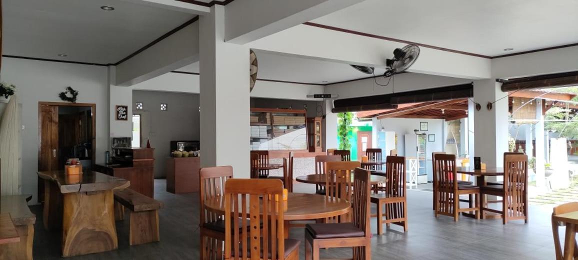 Mama Nings Beach Hotel Sekongkang Eksteriør bilde