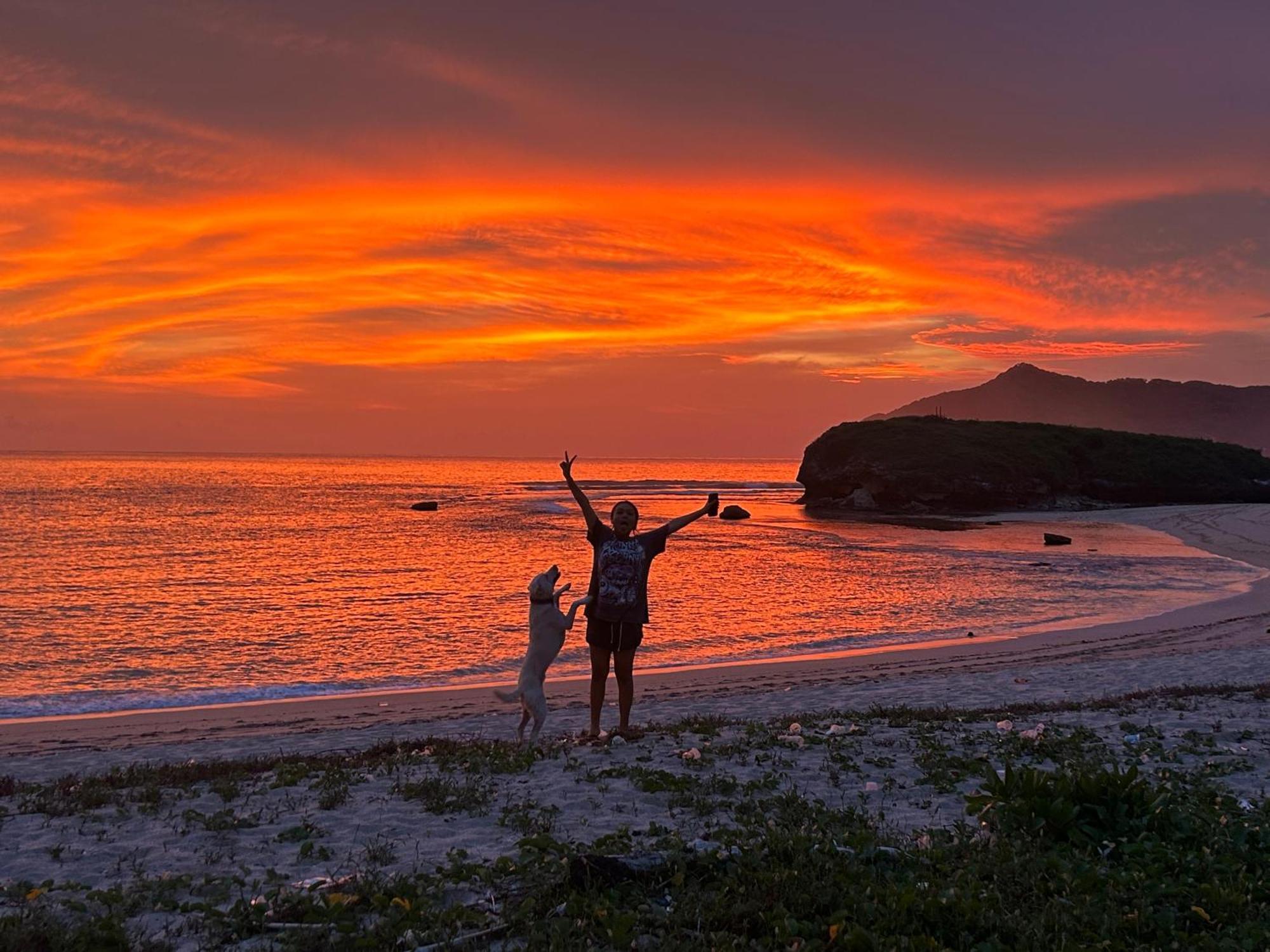 Mama Nings Beach Hotel Sekongkang Eksteriør bilde