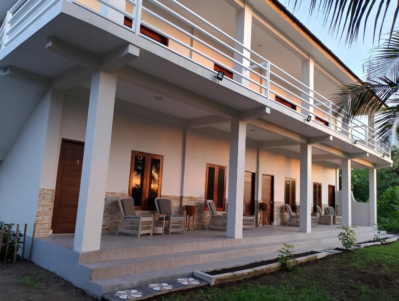 Mama Nings Beach Hotel Sekongkang Eksteriør bilde