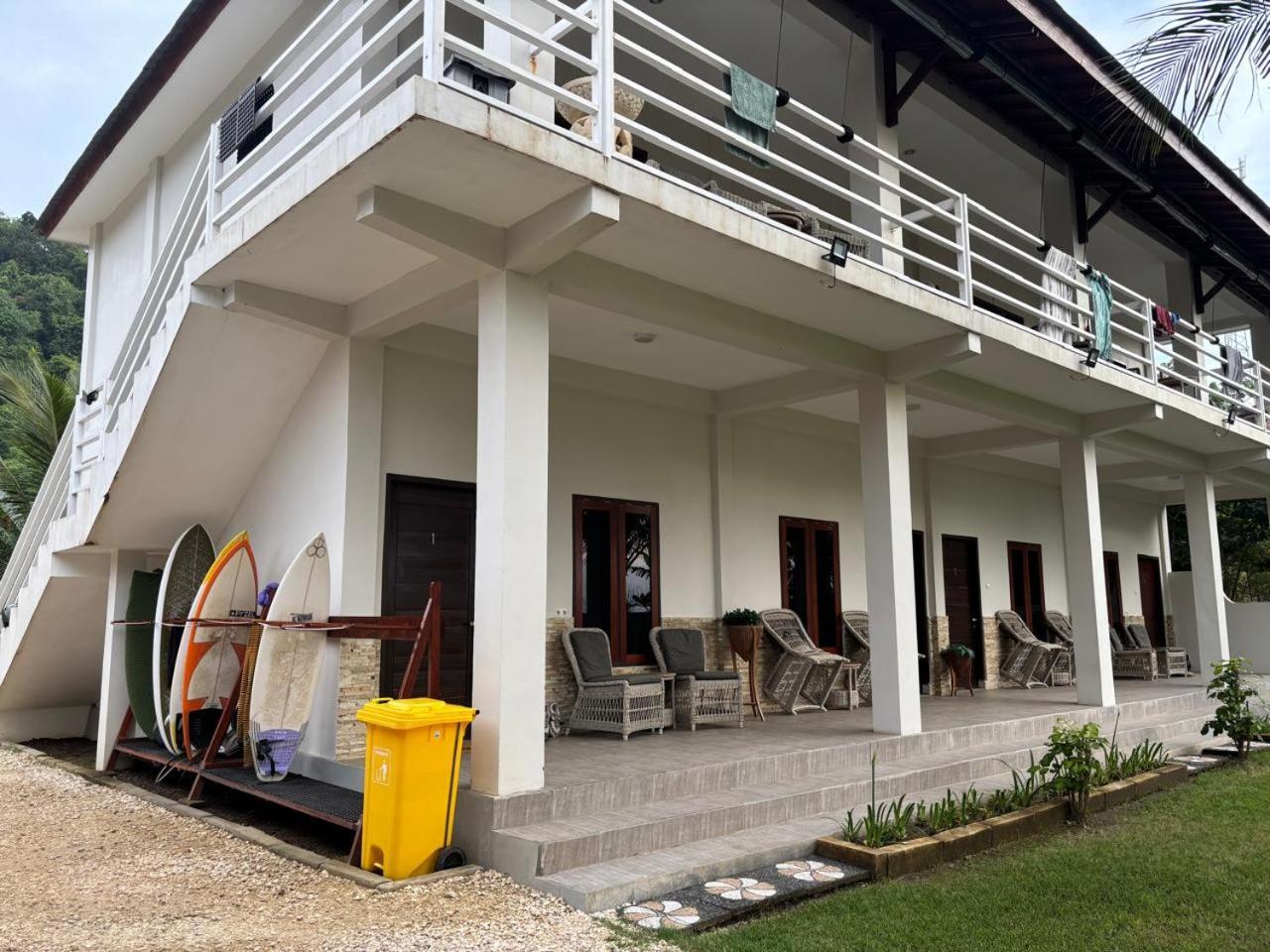Mama Nings Beach Hotel Sekongkang Eksteriør bilde
