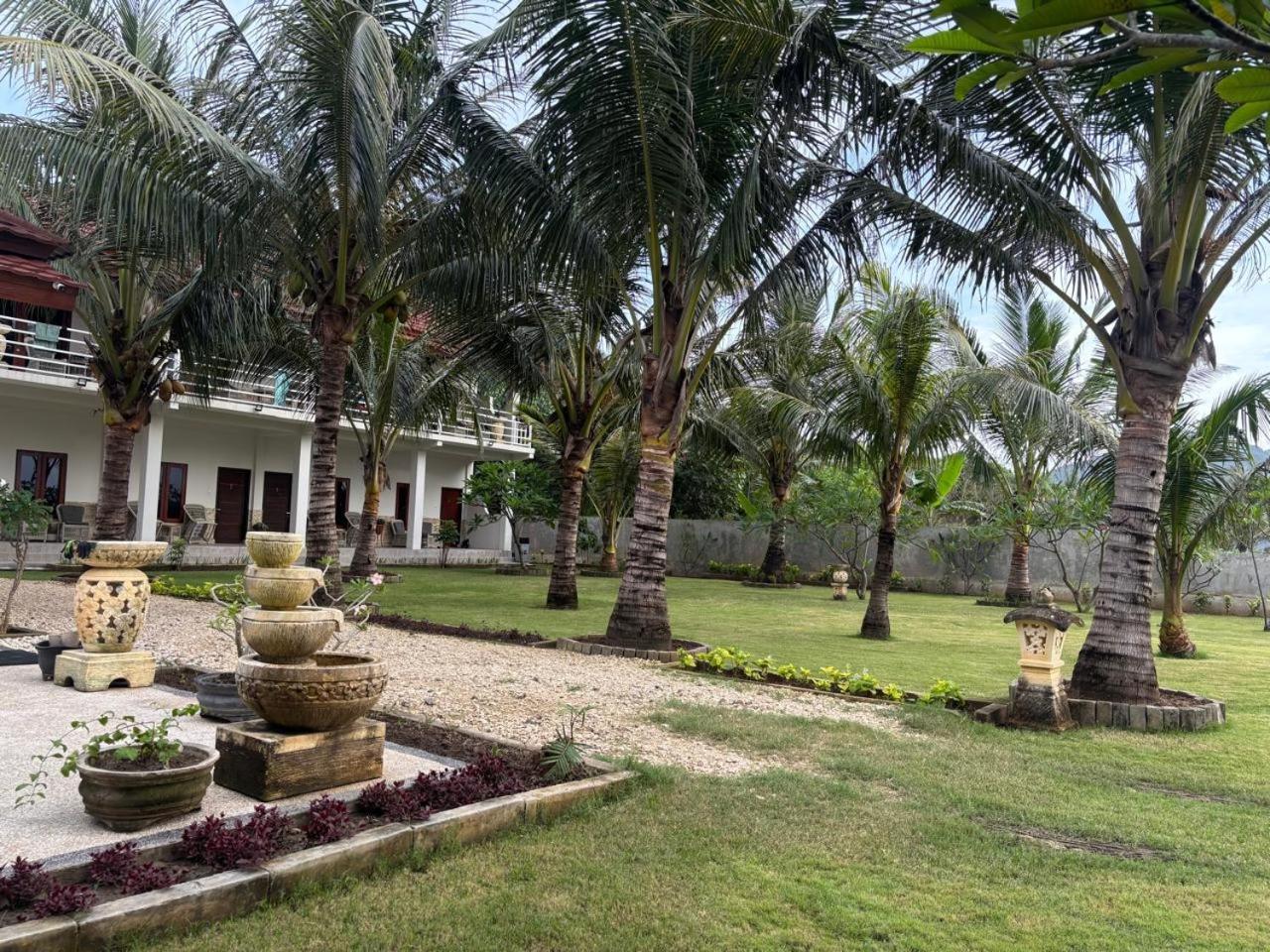 Mama Nings Beach Hotel Sekongkang Eksteriør bilde