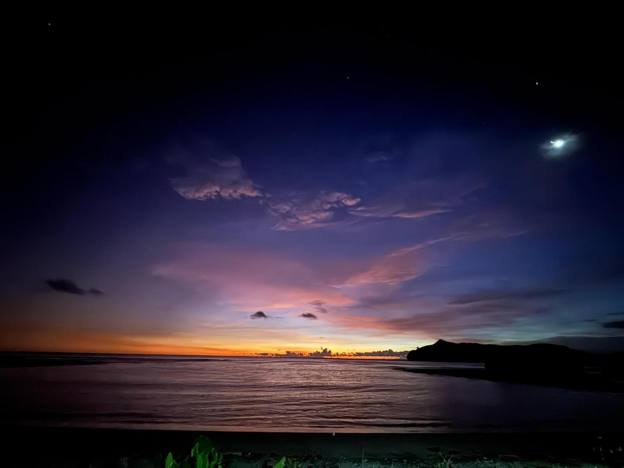 Mama Nings Beach Hotel Sekongkang Eksteriør bilde